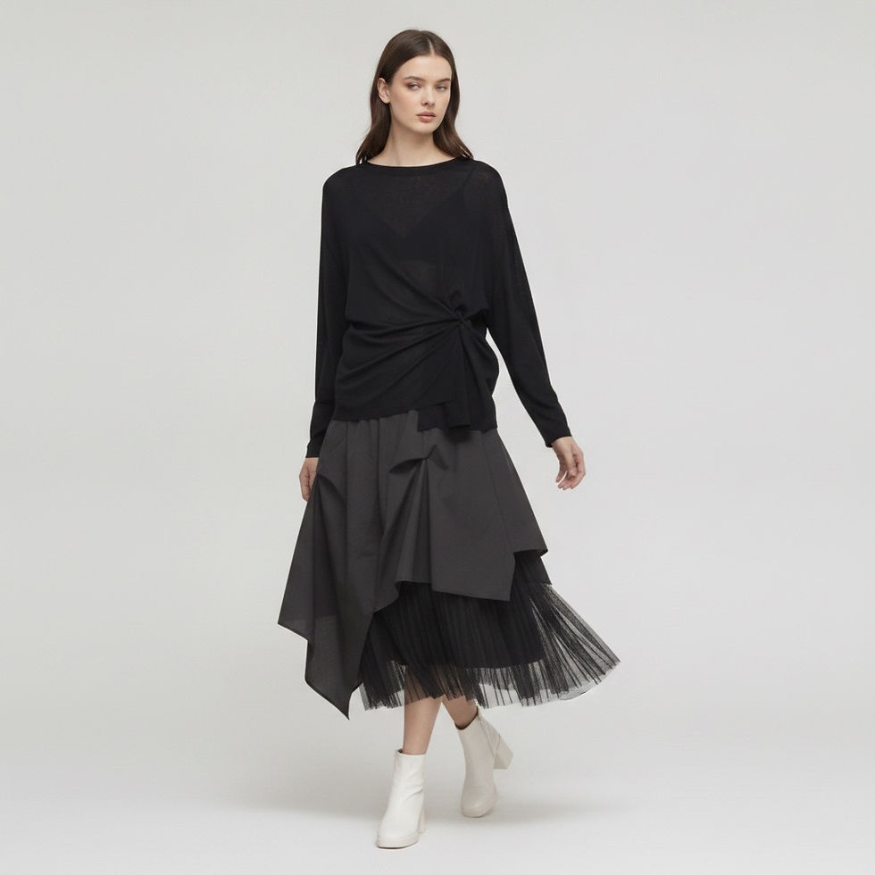 Thumbnail: Women’s dropped-hem, long-sleeve  T-shirt, round neck
