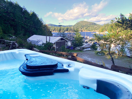 The hot tub with views of Pender Harbour at Headwater Marina and Cabins