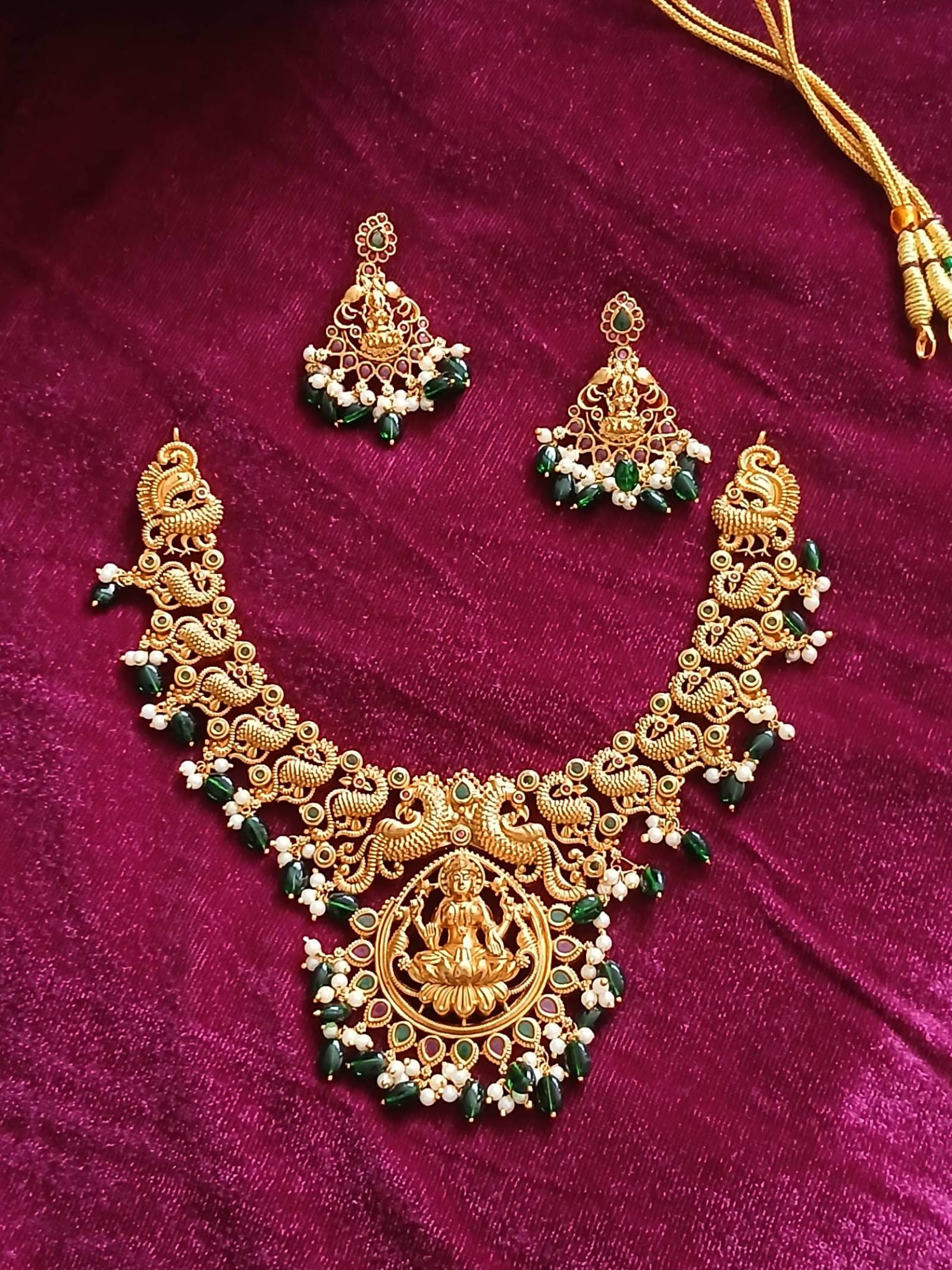 Parure collier et boucles d'oreilles temple indien doré