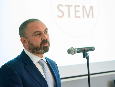 Il-Ministru għall-Edukazzjoni u x-Xogħol jinawgura kampanja li ssaħħaħ l-edukazzjoni tax-Xjenzi