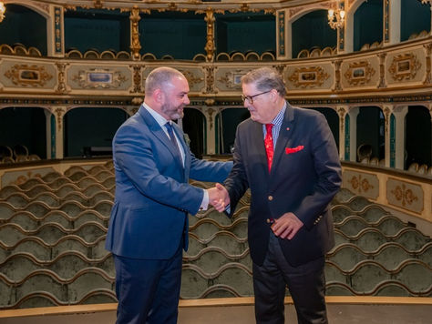 IT-TEATRU MANOEL JORGANIZZA AVVENIMENT TA’ TISLIMA U AWGURI LID-DIRETTUR ARTISTIKU