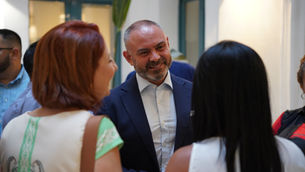 Il-Ministru Bonnici jiltaqa’ mal-kantanti, kompożituri, awturi u membri tal-kumitat ta’ L-Għanja tal-Poplu