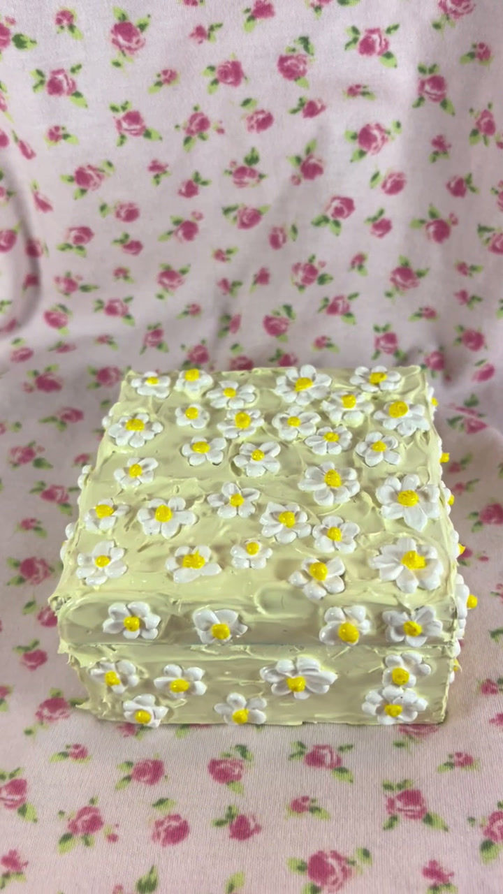 Thumbnail: Daisy Daisy Box