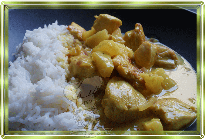 Hähnchen-Ananas-Curry mit Reis