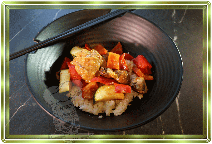 Champignon-Zucchini-Gemüse mit Satay-Soße.gif