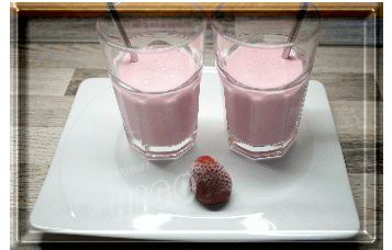 erdbeereismilchshake2thumb.gif
