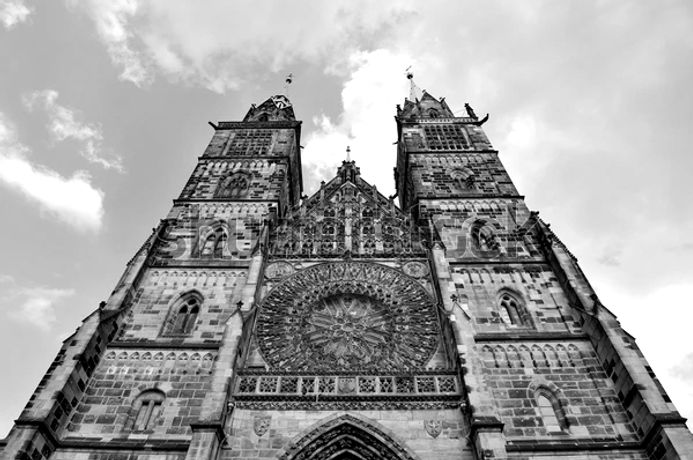 st-lorenz-kirche-church-nuremberg-600w-627365876_edited_edited.jpg