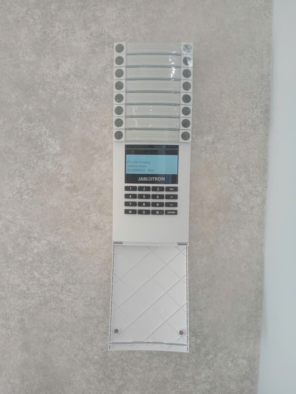 Giải Pháp Báo Động JABLOTRON tại Nha Khoa Elite