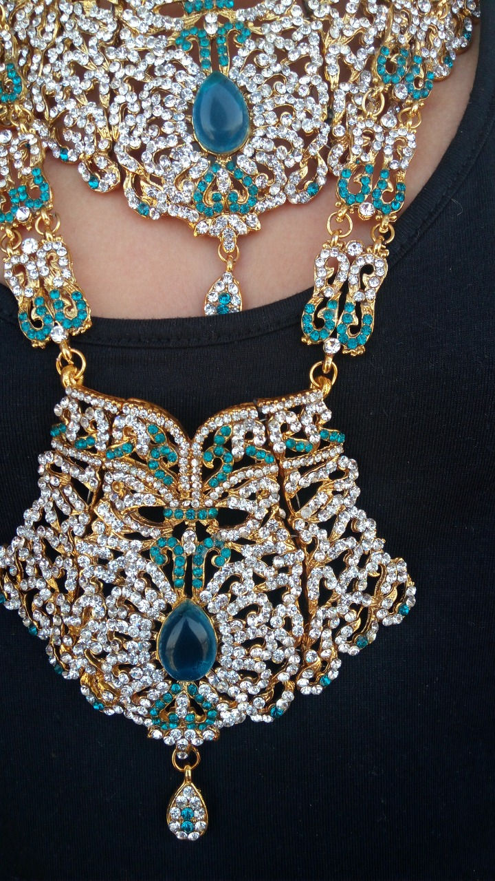 Thumbnail: Golden Elegance Bridal Set