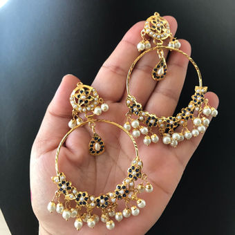 Earrings & Maang Tikka