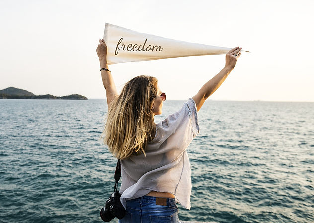 CH&SP - Freedom woman sigh - water-32111