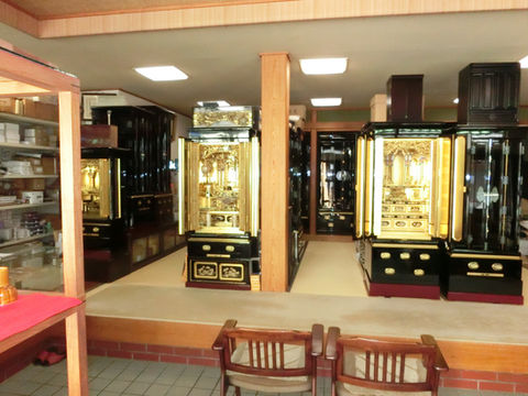 山下ぶつだん店店内