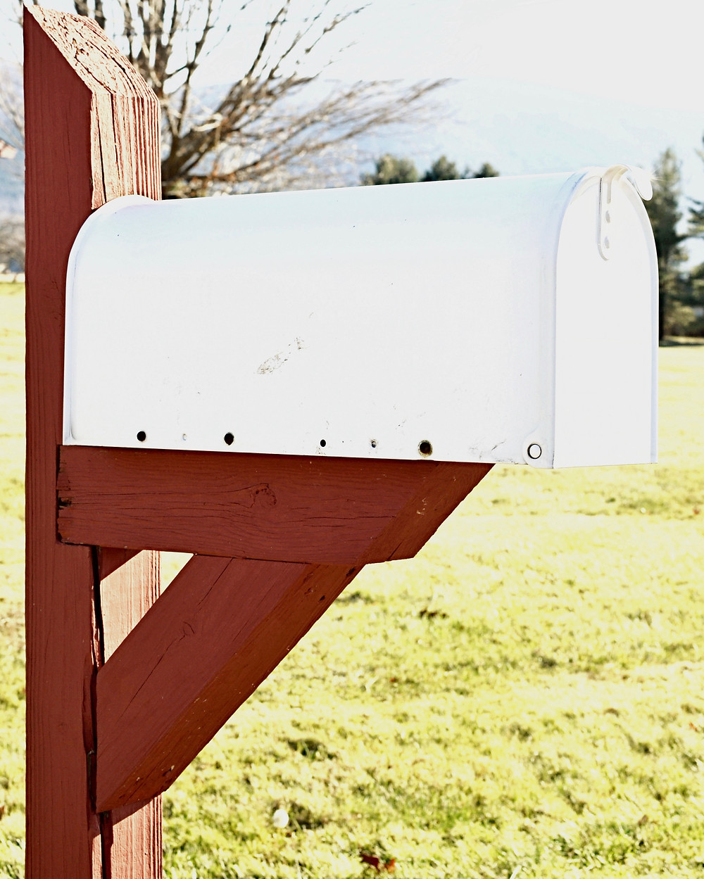 Decorating a Mailbox for the Holidays!