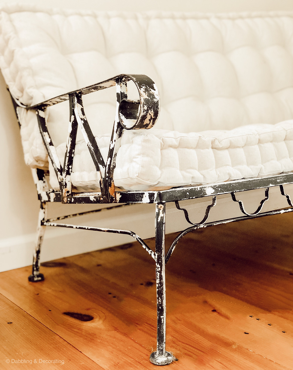 wrought Iron Chair Makeover in a home entryway