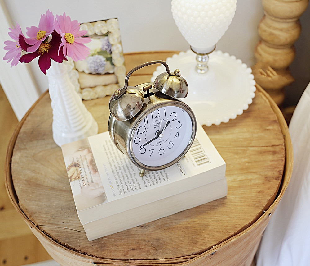 Simple DIY Vintage Crate Mobile Table