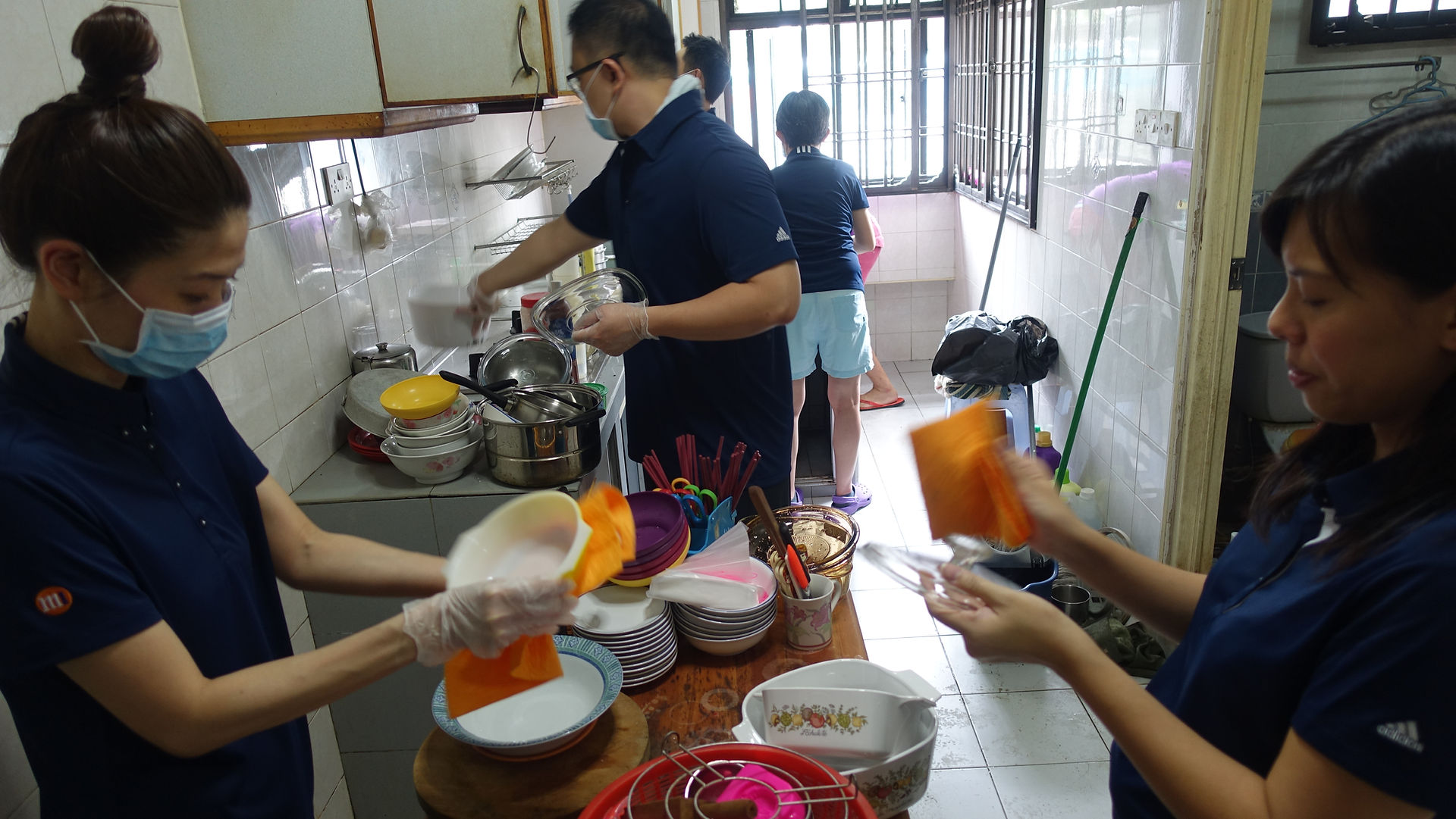 M1: cleaning the kitchen