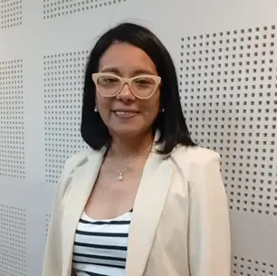 Innovación en la Puna: Josefina Singh desarrolla un estabilizante de suelos a partir de descartes mineros.