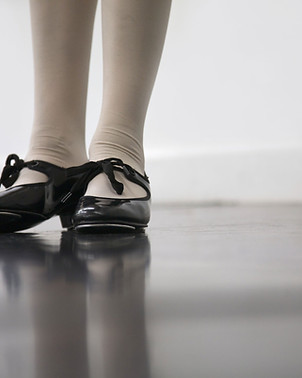 Shiny black tap Shoes