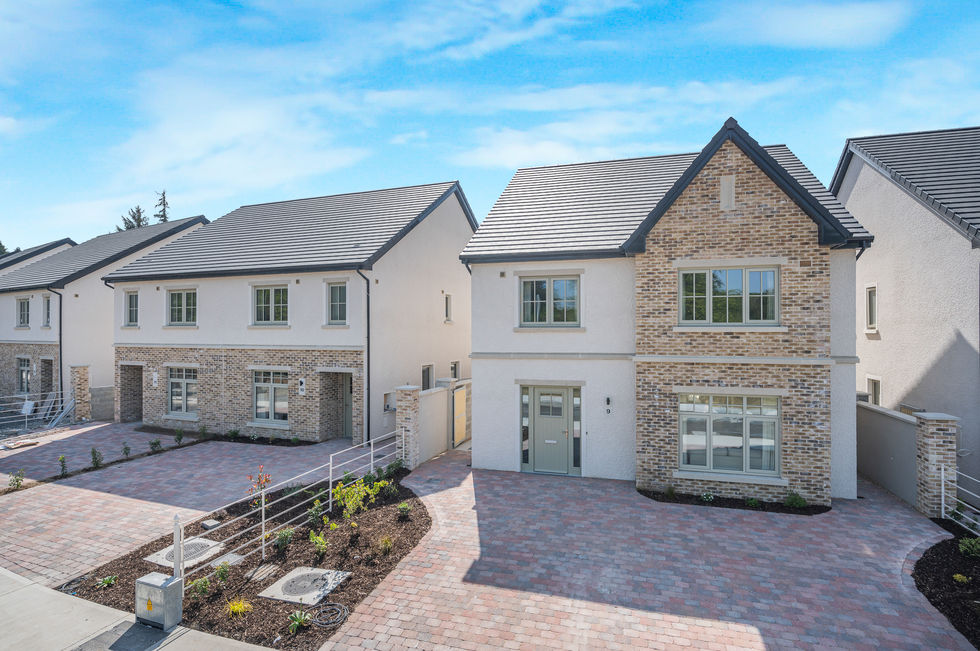 Silver Vale - 5 Bed - Exterior Front - Ben Ryan 06.jpg