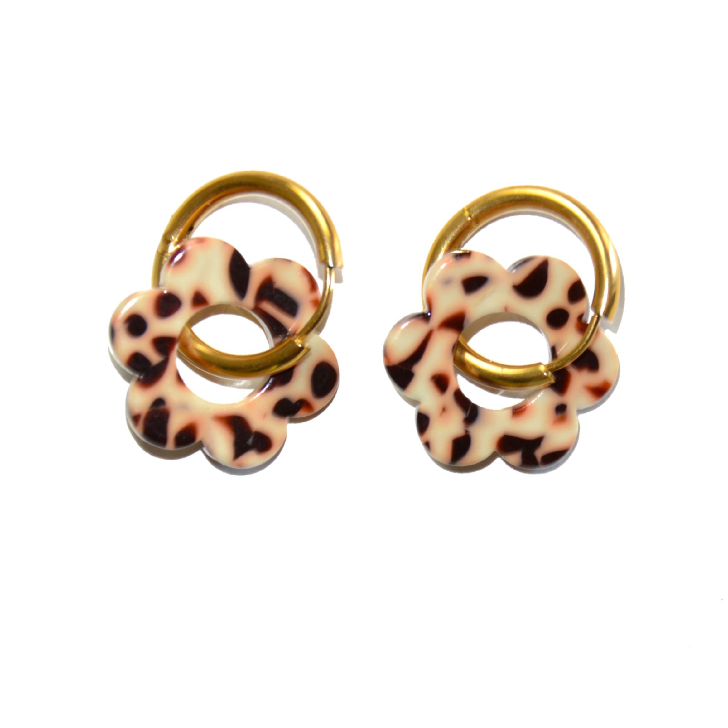 Mini fleurs, seules ou avec boucles d'oreilles créoles, écailles beige/marron