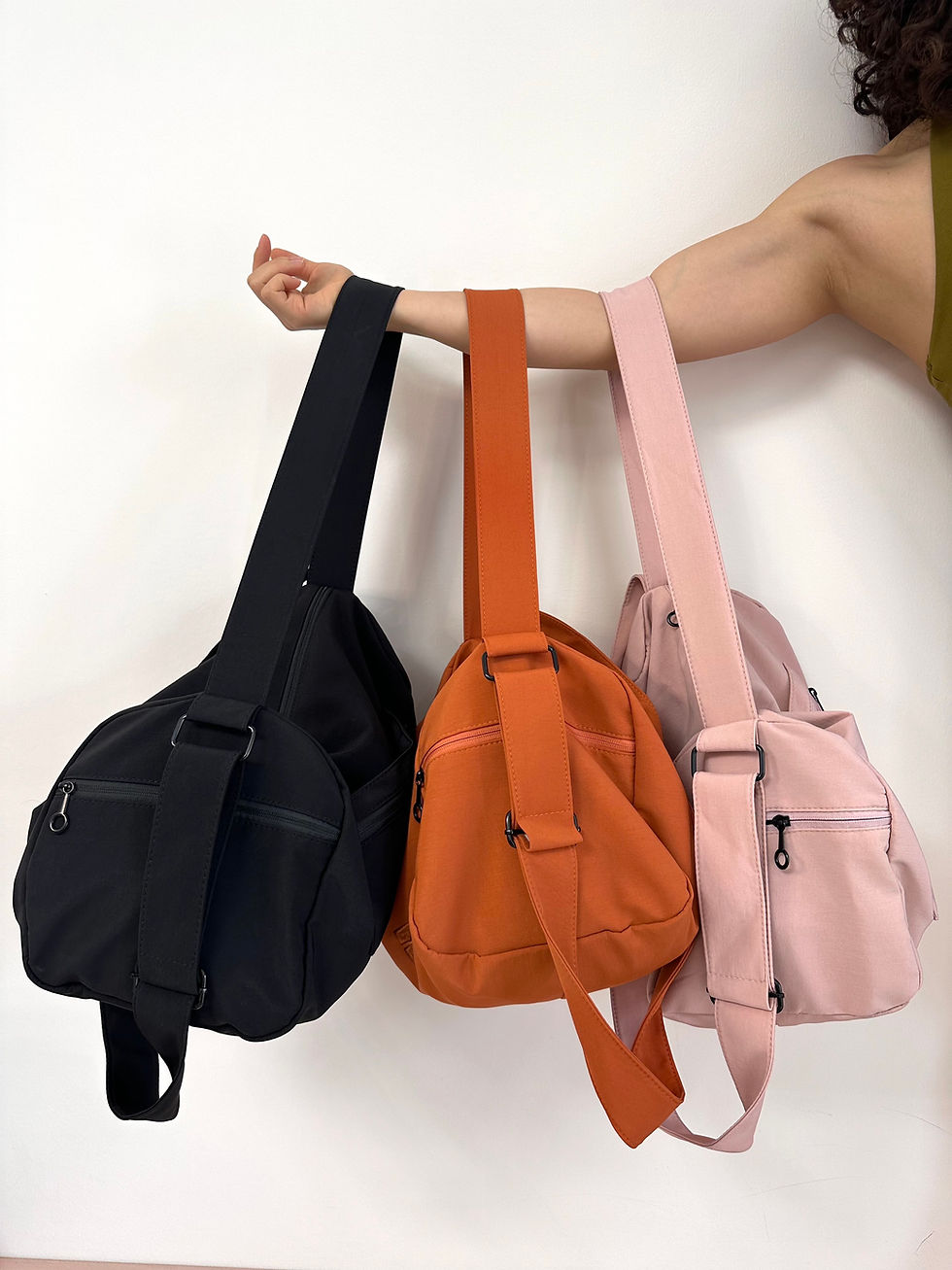 Thumbnail: Multi-Functional Gym Bag with Shoe Compartment & Wet/Dry Separation Three Colors