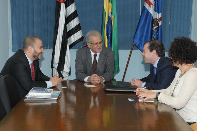 Almeida recebe cônsul dos EUA