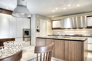 Classic-Contemporary-Interior-Decor_7-768x510.jpg
