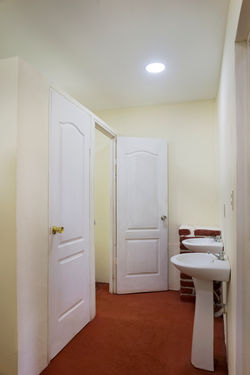 Finca_Popoyo_Hostal_Bathroom_Angle_2_CC