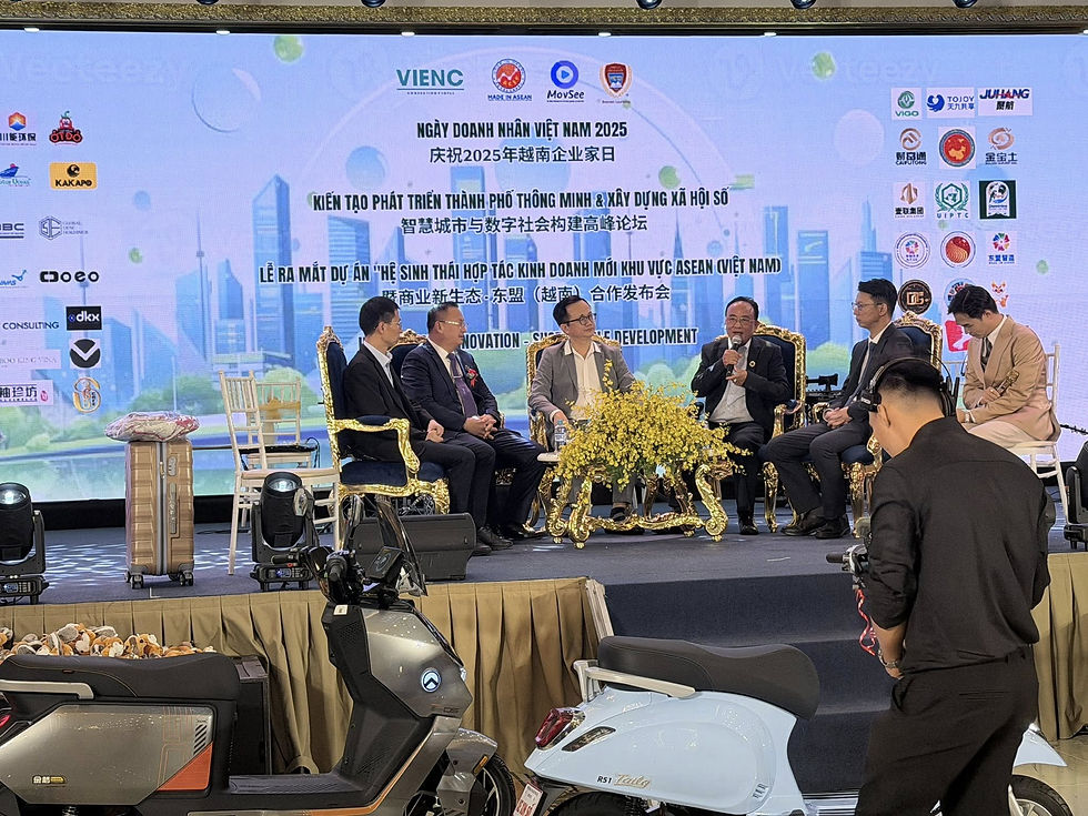 Thạc sĩ, Luật sư Dương Mạnh Hùng phát biểu tại Sự kiện Kiến tạo Phát triển Thành phố Thông minh & Xây dựng Xã hội số.