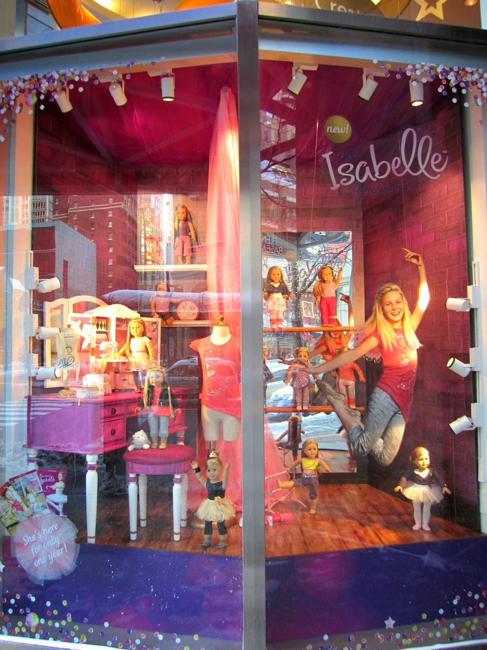 Isabelle Retail Window