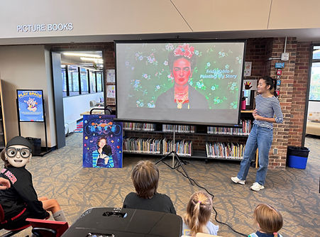 Cecilia Chen teaching her art workshops