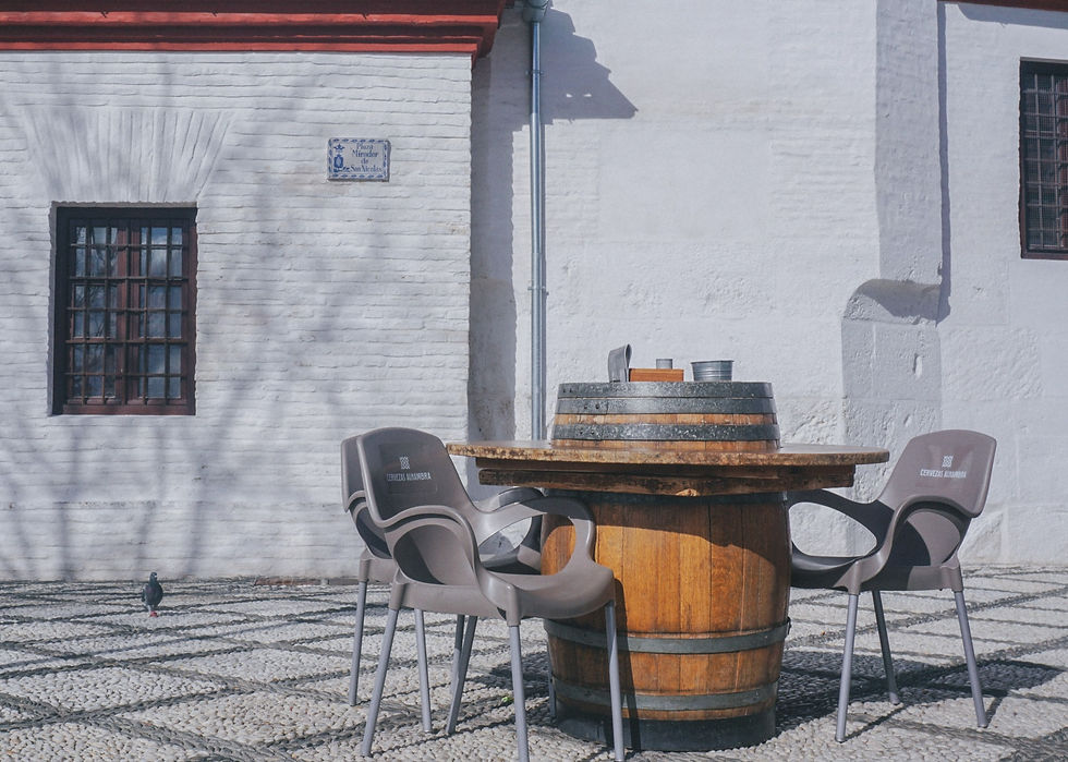 Outdoor cafe in Albaicín