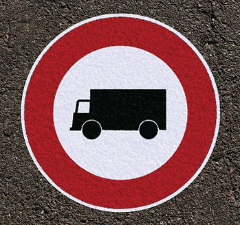 Panneau interdiction aux poids lourds