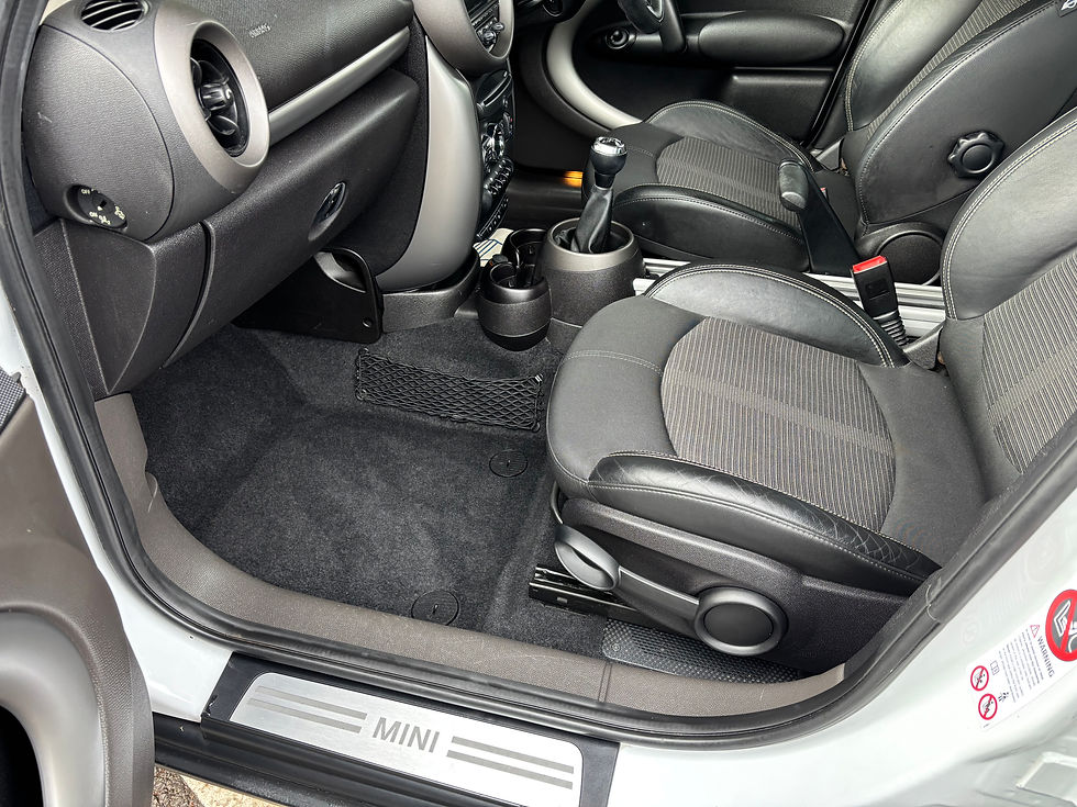 Thumbnail:  MINI Countryman 1.6 Cooper D ALL4 Euro 5 (s/s) 5dr