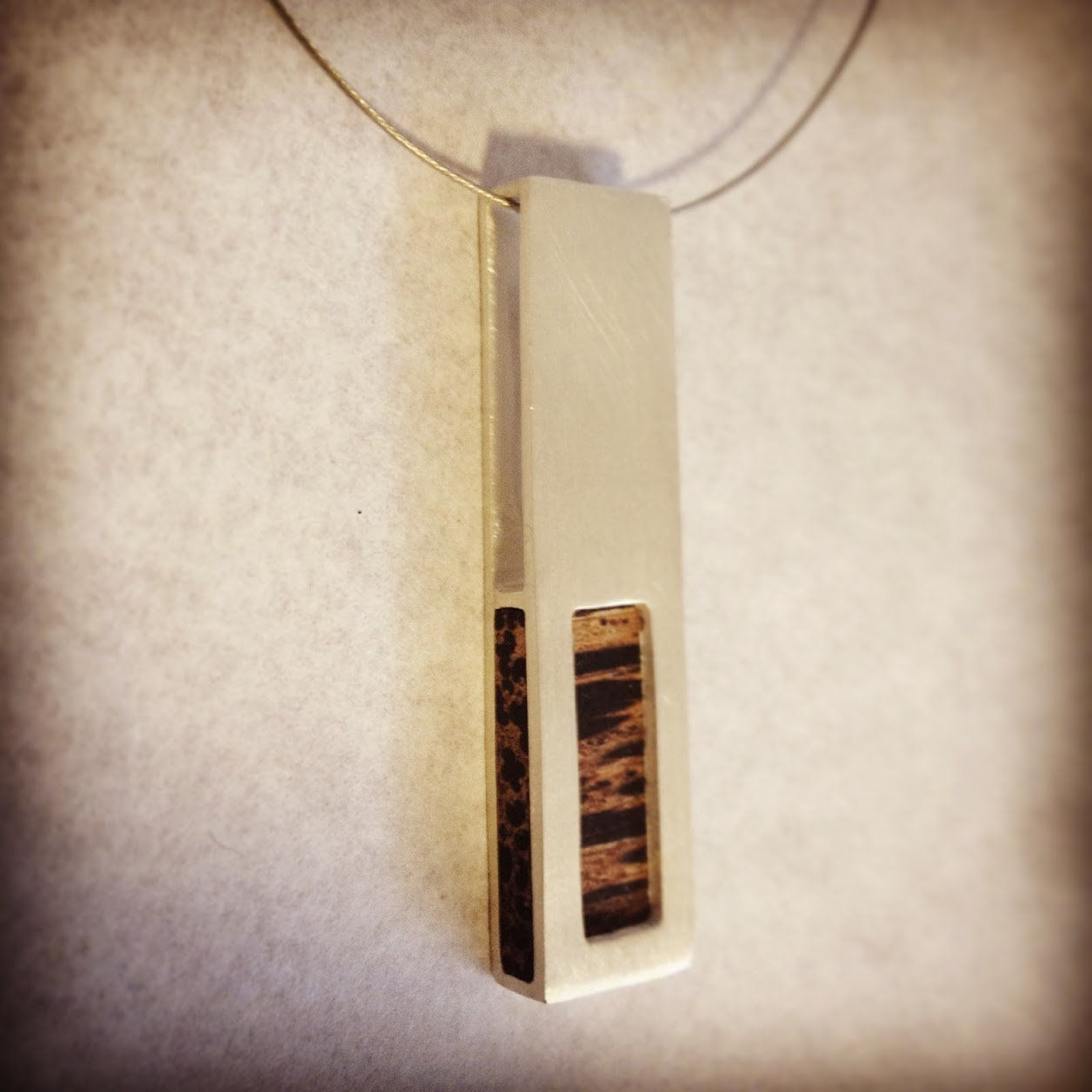 coleção lacerar: colar janela