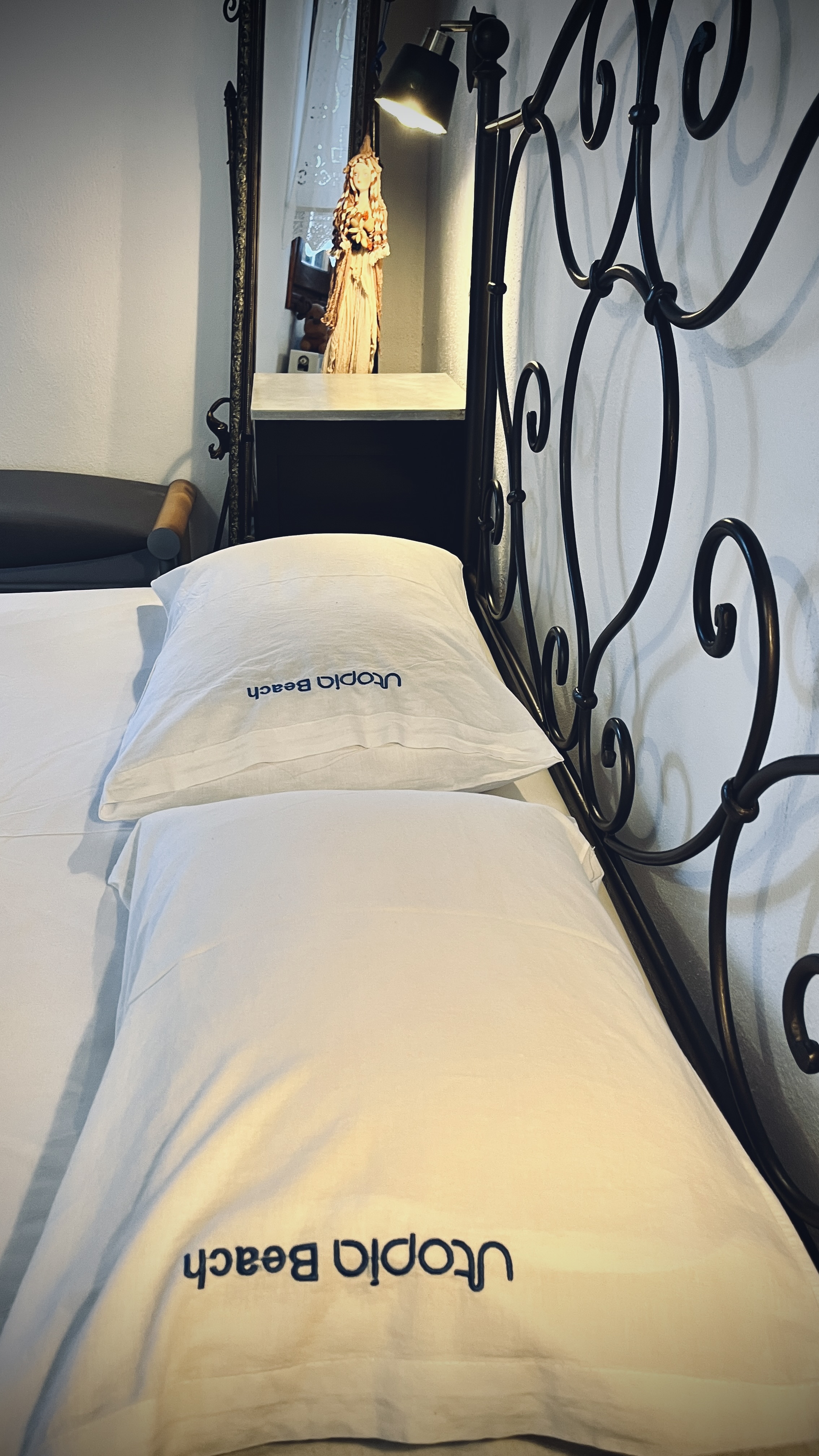 Master bedroom vertical detail