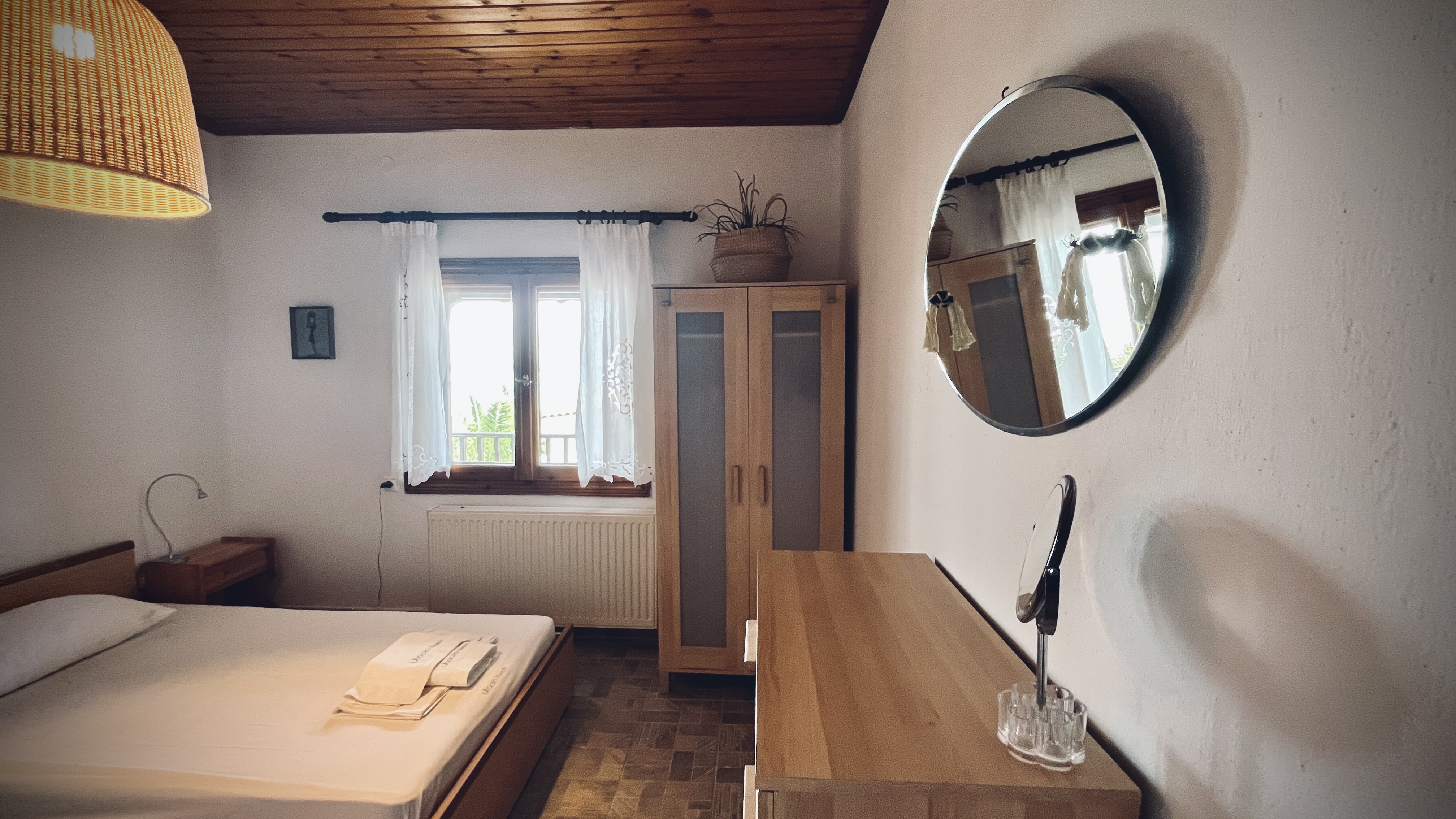 Sea-view bedroom angle