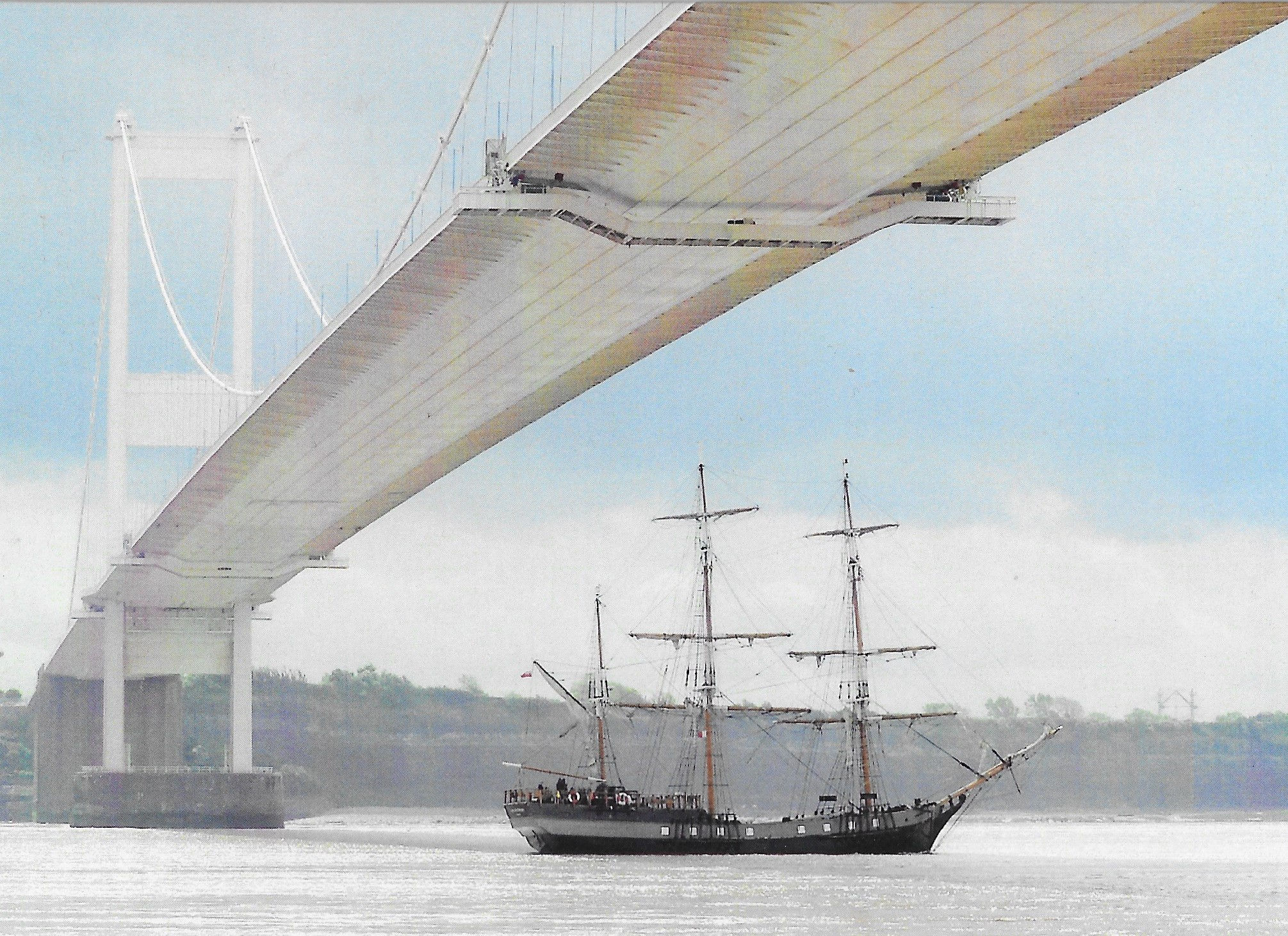 Clipper under the Old Severn Bridge