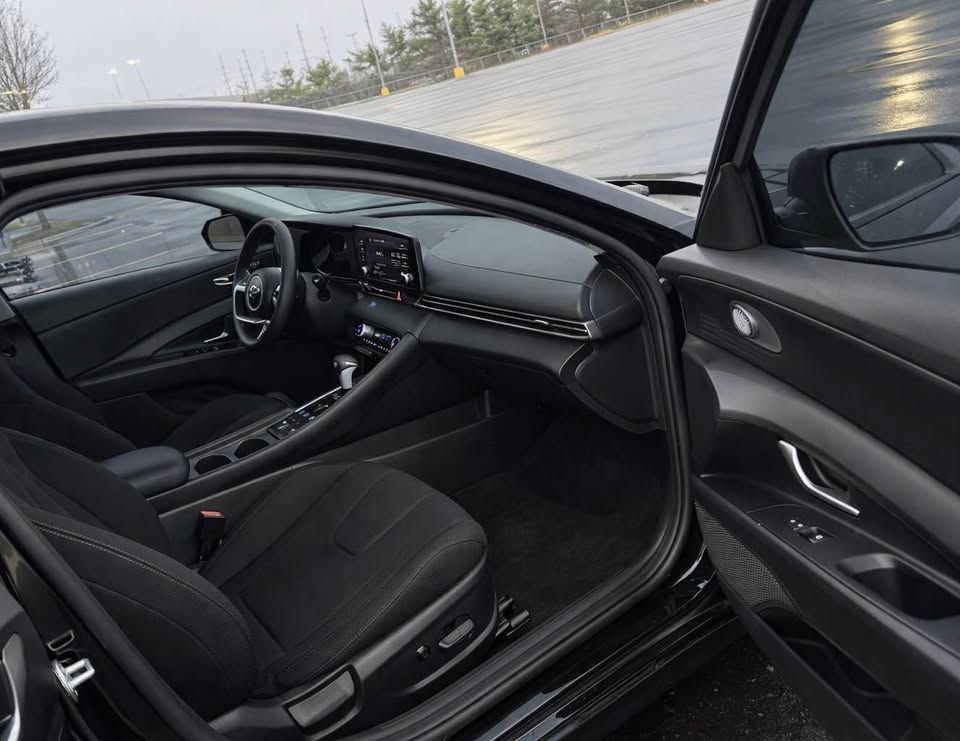 Thumbnail: 2023 Hyundai elantra SEL