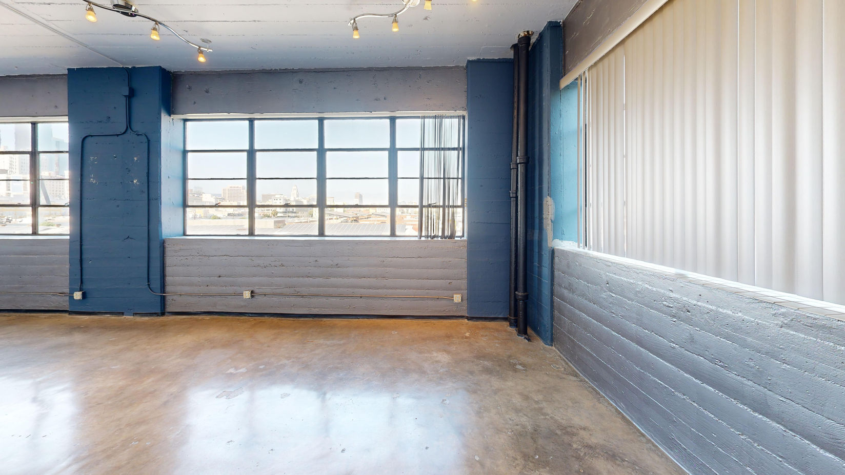 Interior view of 530 E 8th St, STE 400, Los Angeles, CA 90014