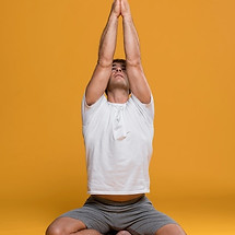 homme-sportif-faisant-pose-yoga_23-2148234155-1.jpg