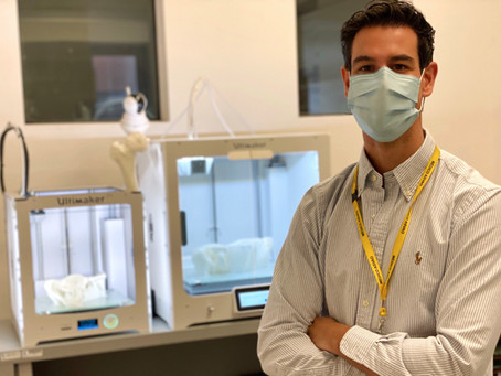 Los Dres. Aguado Maestro y García Alonso dirigen un curso de impresión 3D. Noticia en "El Mundo"