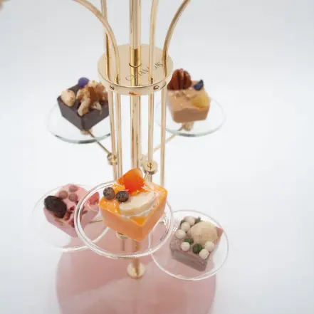 Pieza joya petit fours