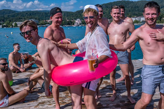 Pink Lake Festival 2022 am Wörthersee - Beach Club auf der Blumeninsel in Pörtschach