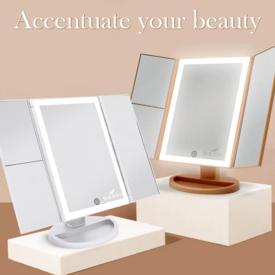 The Best Makeup Mirror With Light to Apply Eyelashes or Remove Blackheads