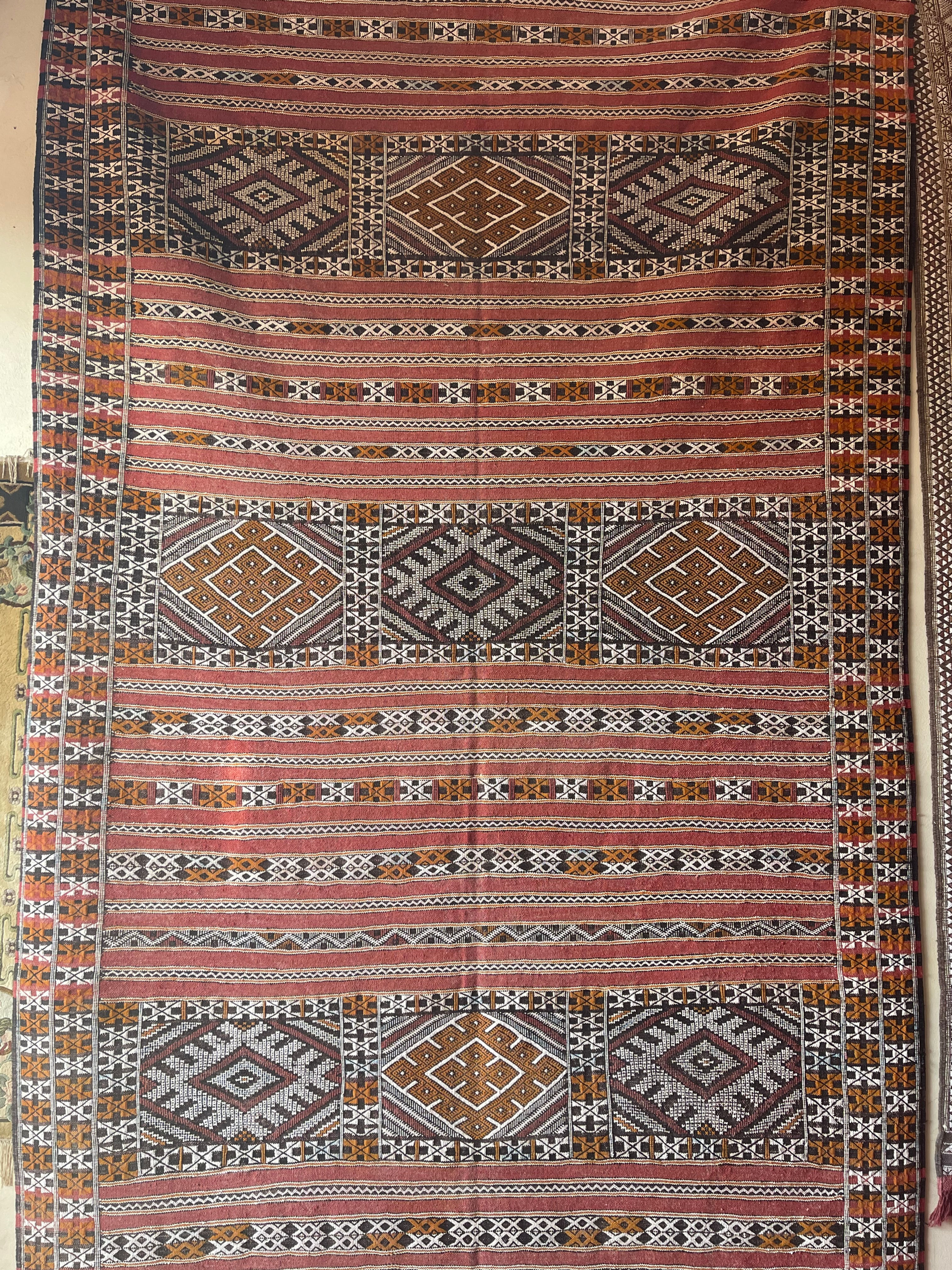Moroccan hanbal amazigh rug