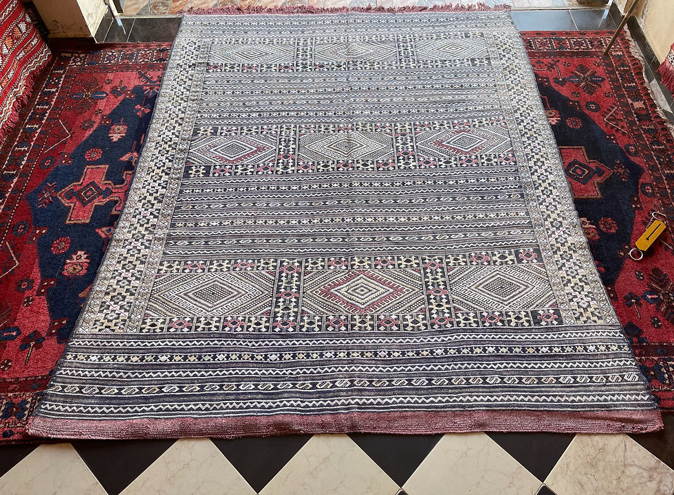 Moroccan hanbal amazigh rug