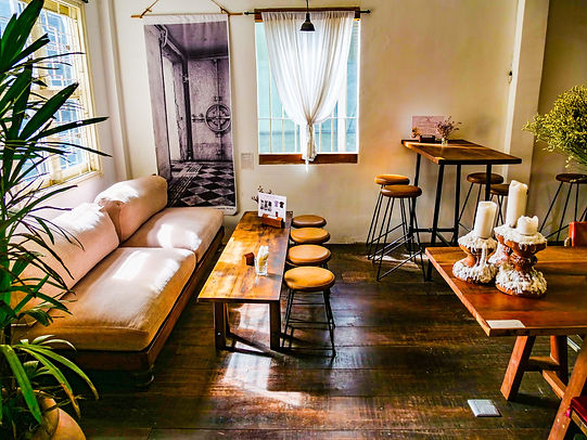 Low-res-Old_Compass_Cafe_Saigon_1019-00002.jpg