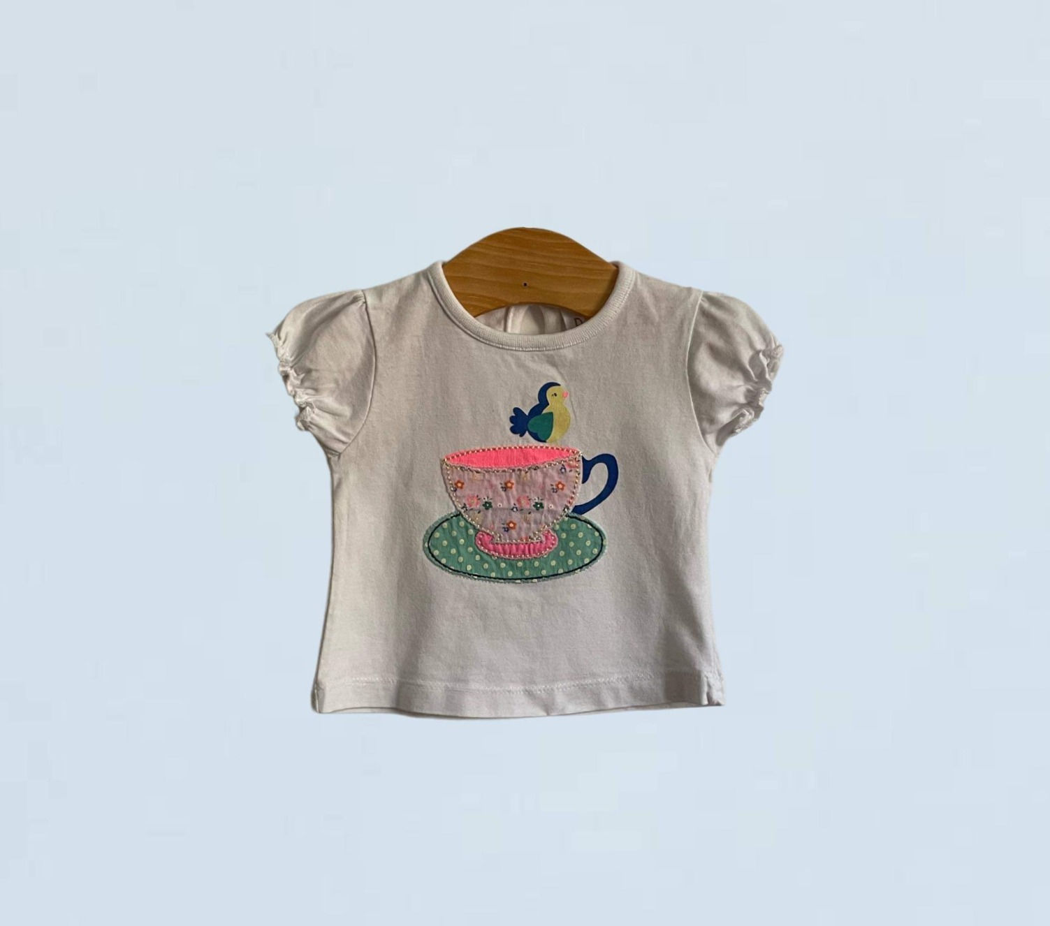 BABY 3-6 Peacocks appliqued cotton t-shirt EUC