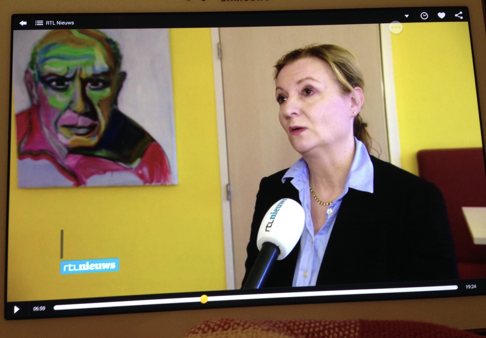 Schilderij op tv